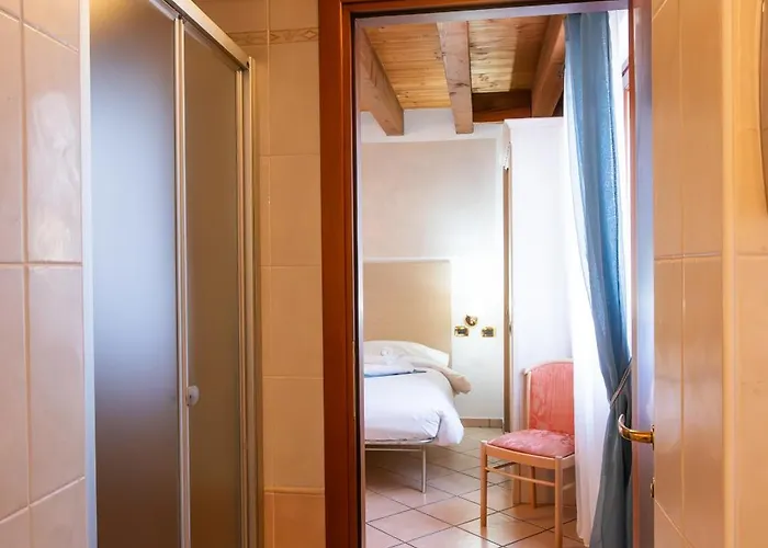 Residenza Bella 2 招待所 3*